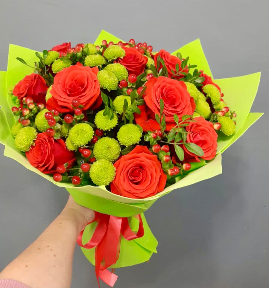 Букет цветов из: Хризантемы и Розы в Новобейсугской