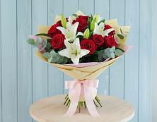 Букет цветов из:  Лилии и Розы #REPLACE_PRED# Новобейсугской