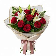 Букет цветов из:  Лилии и Розы в Новобейсугской
