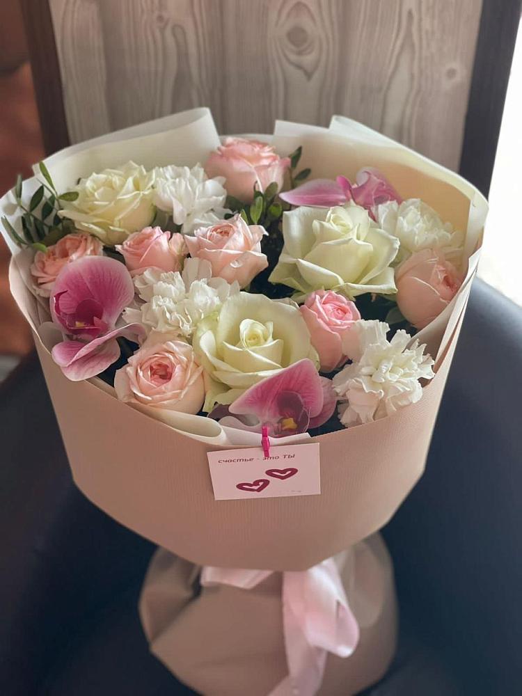 Букет цветов из: Орхидеи, Розы и Гвоздики в Новобейсугской