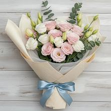 Букет цветов из:  Лизиантусы в Новобейсугской