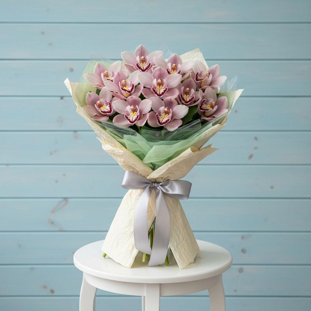 Букет цветов из: Орхидеи и Розы в Новобейсугской