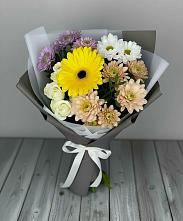 Букет цветов из:  Розы, Герберы и Хризантемы в Новобейсугской
