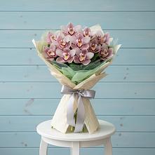 Букет цветов из:  Орхидеи и Розы в Новобейсугской