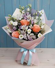 Букет цветов из:  Лизиантусы, Розы, Альстромерии и Гипсофила в Новобейсугской