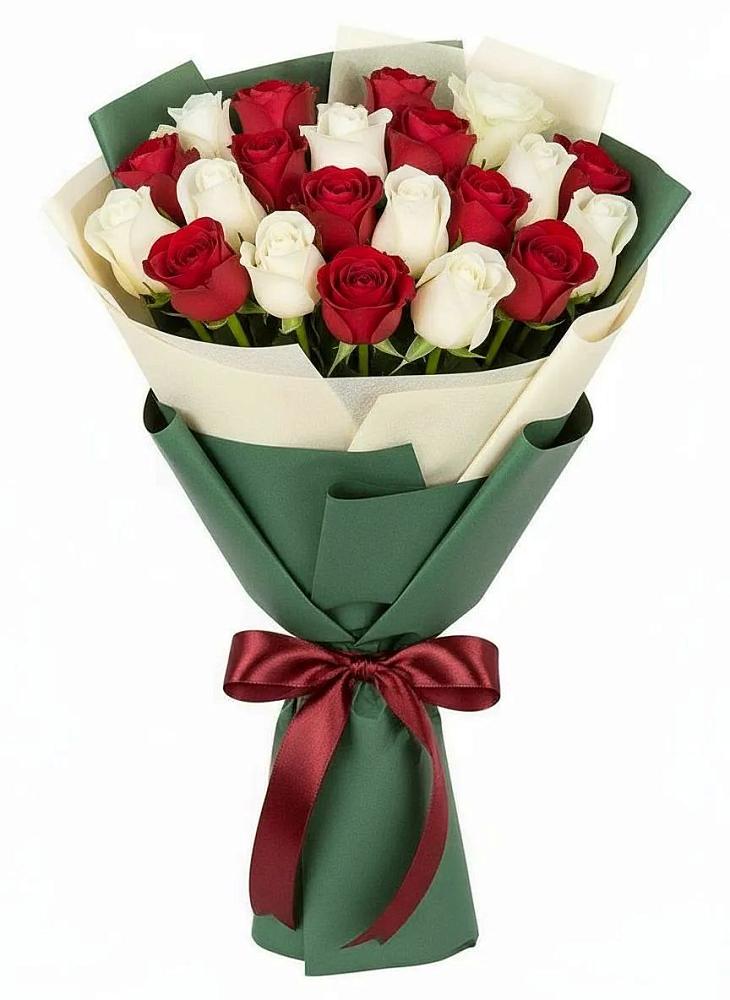 Букет Микс из красных и белых роз в Новобейсугской