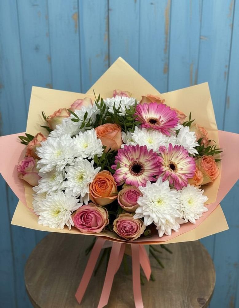 Букет цветов из: Розы, Герберы и Хризантемы в Новобейсугской