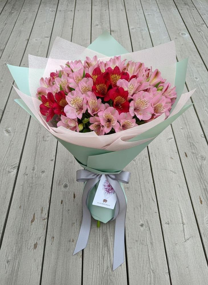 Букет цветов из: Альстромерии в Новобейсугской