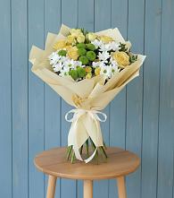 Букет цветов из:  Хризантемы и Розы в Новобейсугской