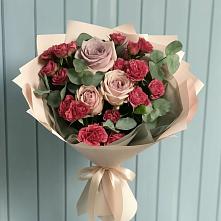 Букет цветов из:  Гвоздики и Розы в Новобейсугской