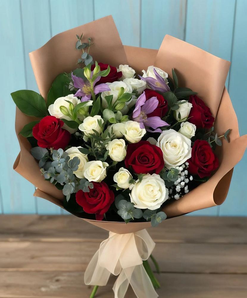 Букет цветов из: Розы и Альстромерии в Новобейсугской