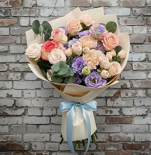 Букет цветов из:  Розы, Лизиантусы и Гвоздики #REPLACE_PRED# Новобейсугской