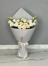 Букет цветов из:  Розы и Лизиантусы в Новобейсугской